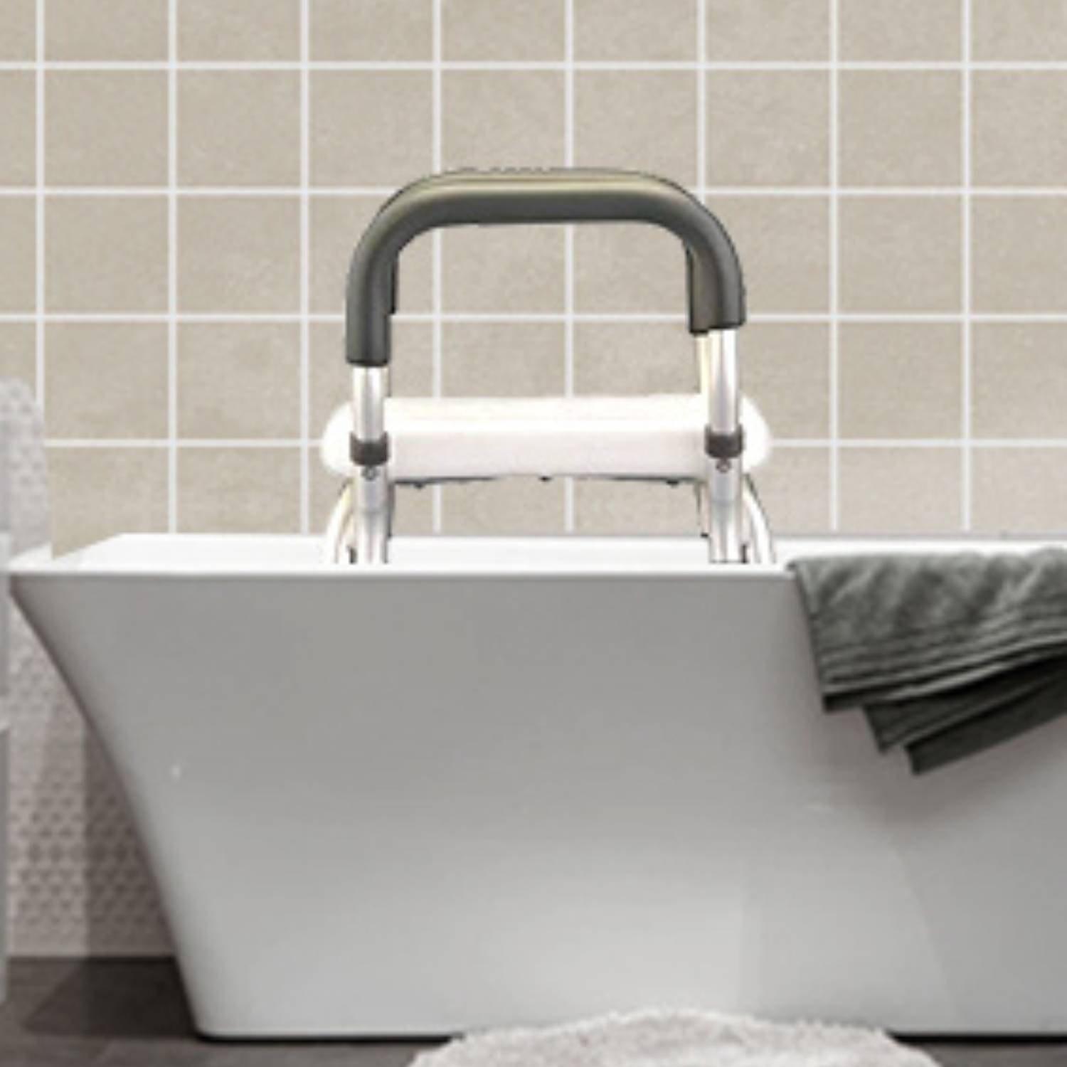 Shower Chair: image 7